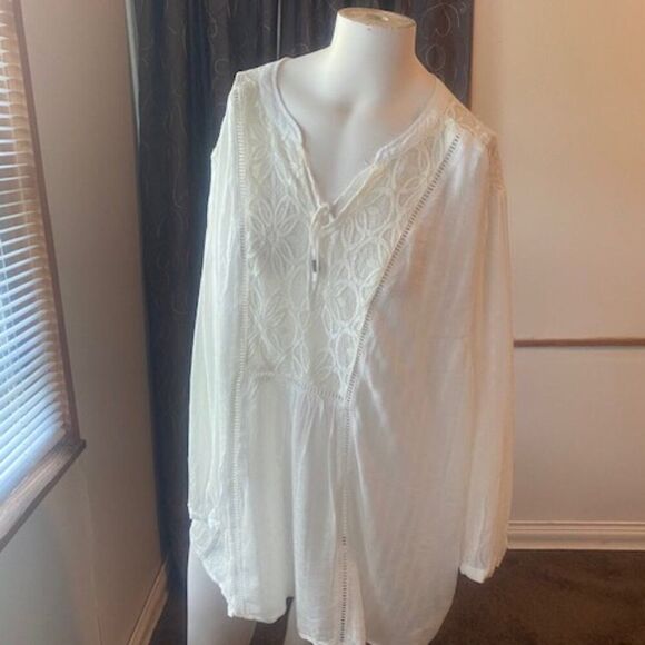 Ava & Viv White Sheer Lace top, size 2X - Picture 1 of 5